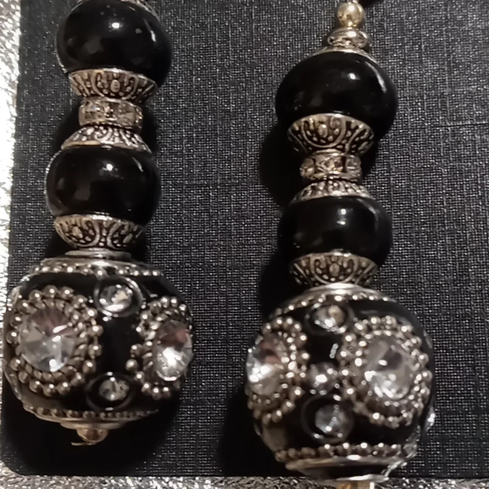NEW! ♥️Graduated Chunky Black Lamp Drop Earrings! - Picture 4 of 5